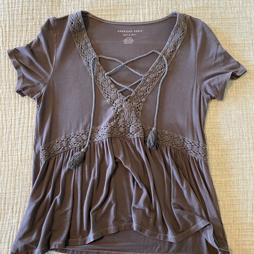 American Eagle Outfitters Gray Ruffled Tie Front Blouse